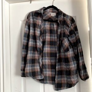 Small Wilfred Free button up flannel.